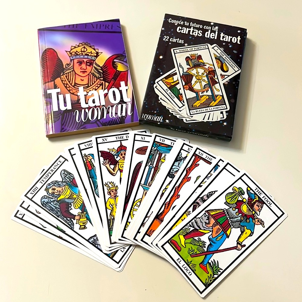 22 Tarot cards with book in Spanish
